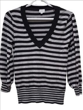 Suzy Shier Striped V-Neck Sweater - Grey & Black - Size Medium